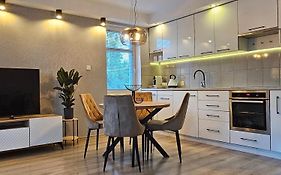 Apartament w Centrum z widokiem na jeziorko